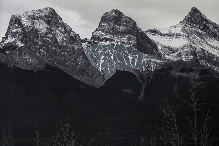 http://www.a841695758.mirunadragan.com/files/gimgs/th-12_Dragan11_TheMountainsAreMirrors6-web.jpg